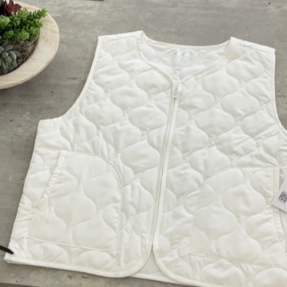 Forever 21 Ivory Quilted Vest